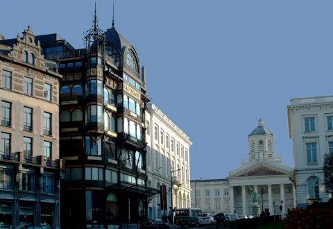 façade du mim et vue de la Place royale