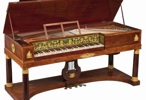 Piano table avec pédale turque, J. Pfeiffer, Paris, 1818, inv. 3320