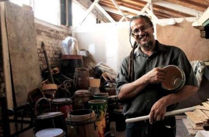 Philip Supersad dans son studio, downtown Kingston, 2012 © The Jamaica Gleaner