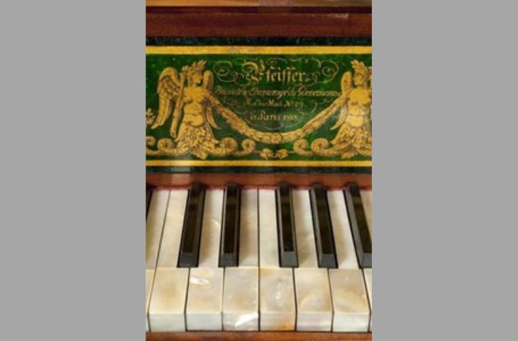 Piano-table avec turquerie (barre d'adresse et clavier), Jean Pfeiffer, 1818, inv. 3320